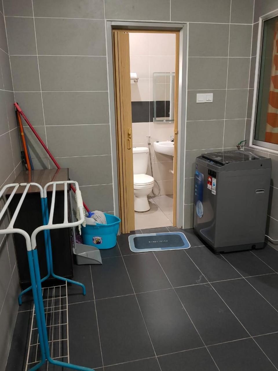 Setia Home Sitiawan Ktv 12+4 Pax Экстерьер фото